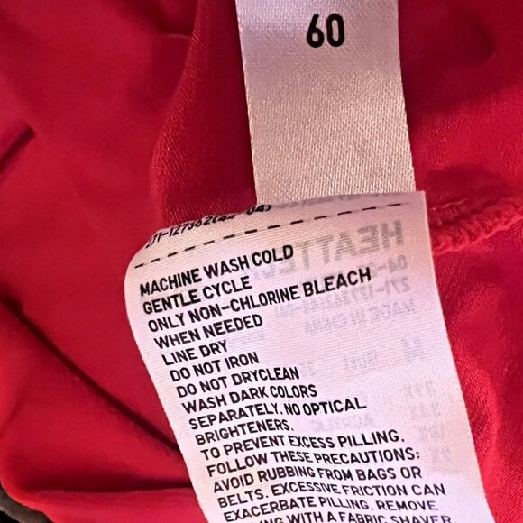 UNIGLO Size M Heat Tech V-Neck Long Sleeve Shirt Red Stretch Under Layer - Picture 5 of 13